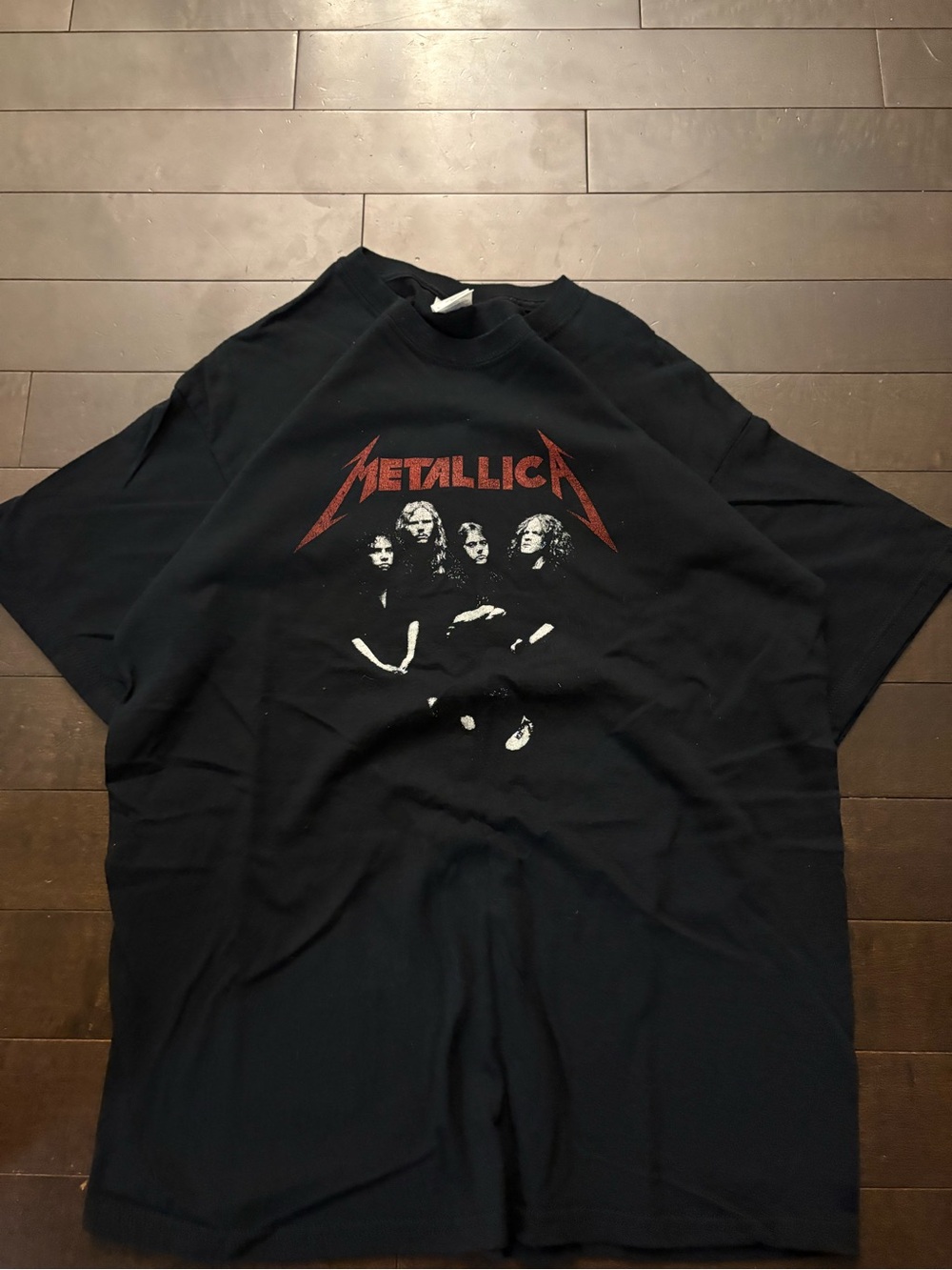 Vintage Metallica band shirt